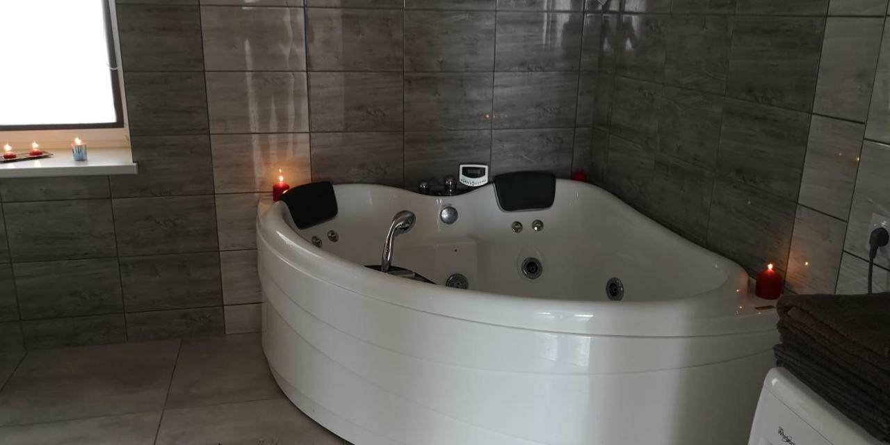 Apartamentai Su Dziakuzi Klaipeda Luaran gambar